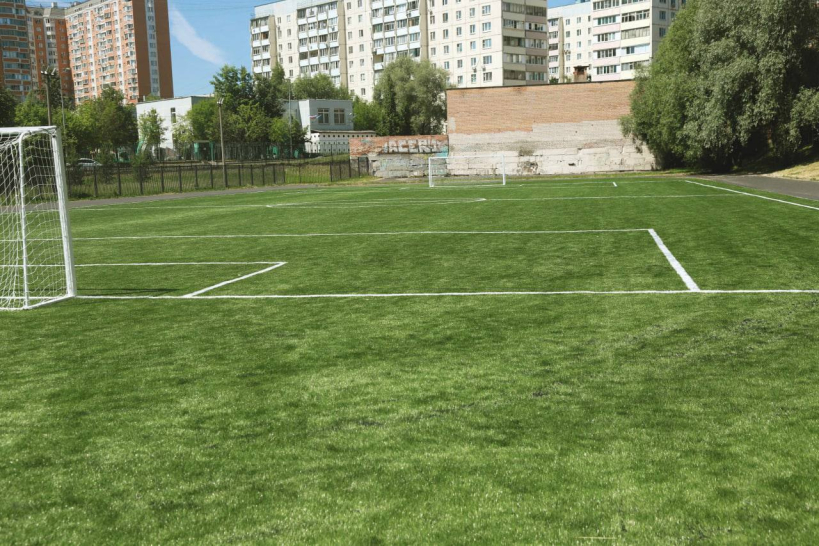 Глава городского округа Красногорск проверил реконструкцию школьного стадиона