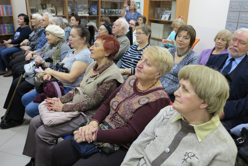 Творческий вечер «Осенний поцелуй после жаркого лета» состоялся в Центральной библиотеке Красногорска